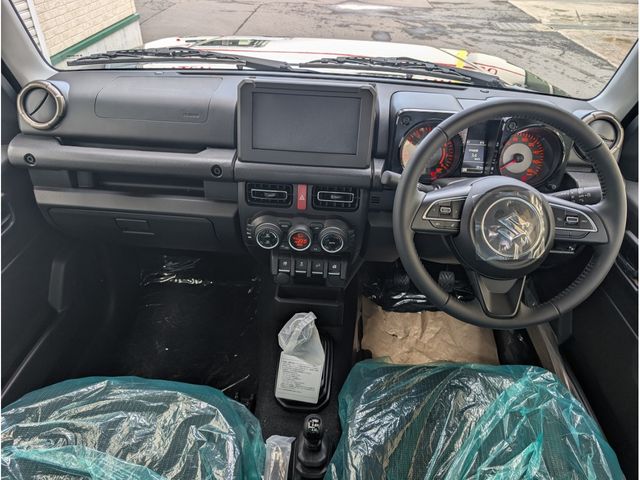 SUZUKI JIMNY NOMADE 2025 Image 31