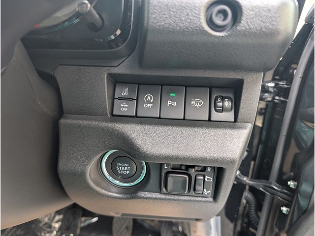 SUZUKI JIMNY NOMADE 2025 Image 31