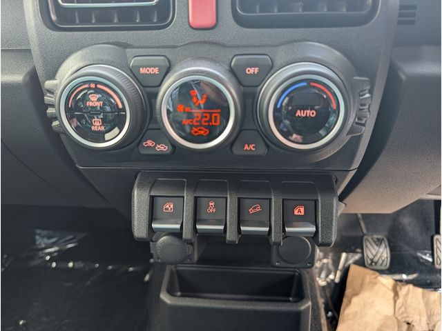 SUZUKI JIMNY NOMADE 2025 Image 31