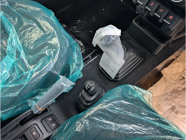 SUZUKI JIMNY NOMADE 2025 Image 31