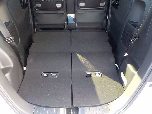 HONDA N BOX CUSTOM 2023 Image 31