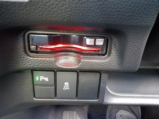 HONDA N BOX CUSTOM 2023 Image 31