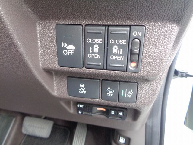 HONDA FREED HYBRID 2018 Image 31