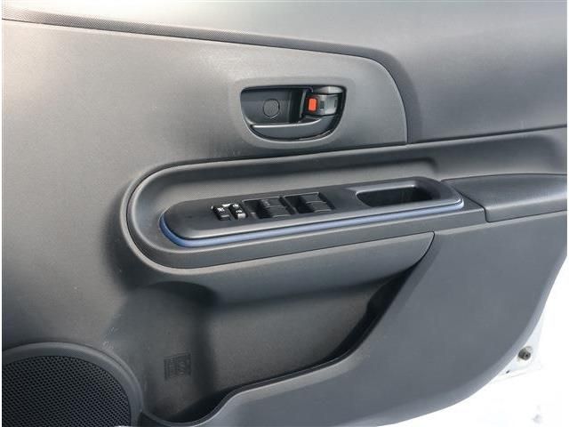 TOYOTA AQUA 2015 Image 31