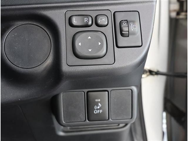 TOYOTA AQUA 2015 Image 31