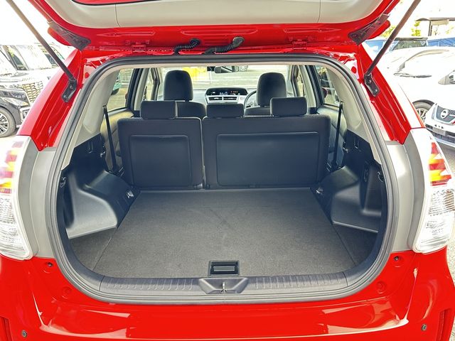 TOYOTA PRIUS ALPHA 2015 Image 31