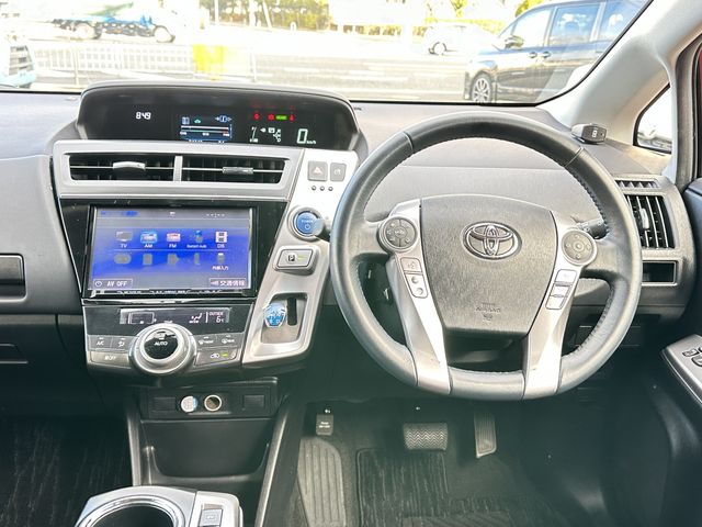 TOYOTA PRIUS ALPHA 2015 Image 31