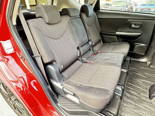 TOYOTA PRIUS ALPHA 2015 Image 31