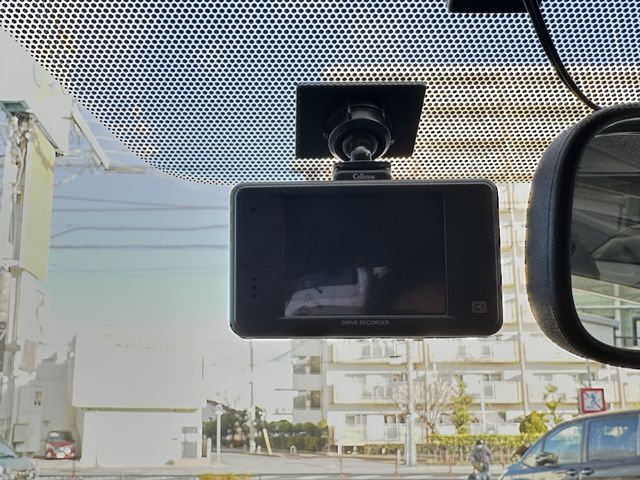 TOYOTA PRIUS ALPHA 2015 Image 31