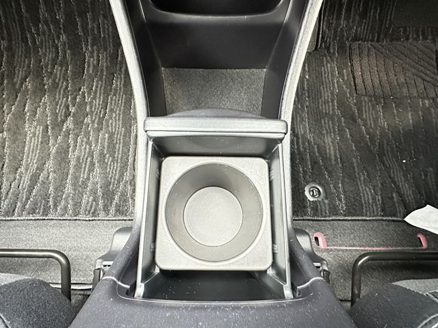 TOYOTA PRIUS ALPHA 2015 Image 31