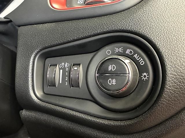 JEEP RENEGADE 4WD 2019 Image 31