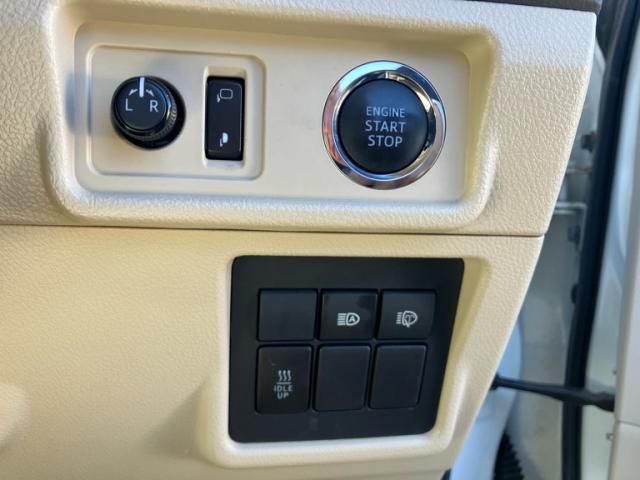 TOYOTA LANDCRUISER PRADO 2018 Image 31