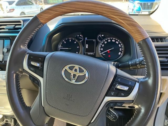 TOYOTA LANDCRUISER PRADO 2018 Image 31