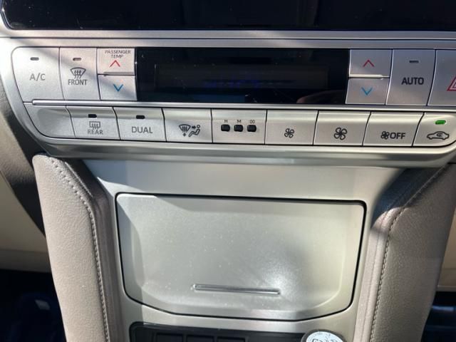 TOYOTA LANDCRUISER PRADO 2018 Image 31