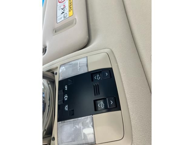 TOYOTA LANDCRUISER PRADO 2018 Image 31