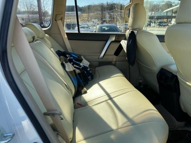 TOYOTA LANDCRUISER PRADO 2018 Image 31