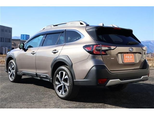 SUBARU LEGACY OUTBACK 2022 Image 31