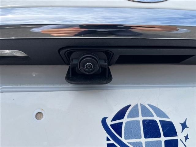 MERCEDES BENZ E CLAS 2018 Image 31