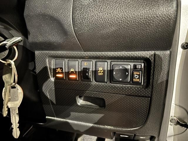 NISSAN NV150 AD 4WD 2017 Image 31