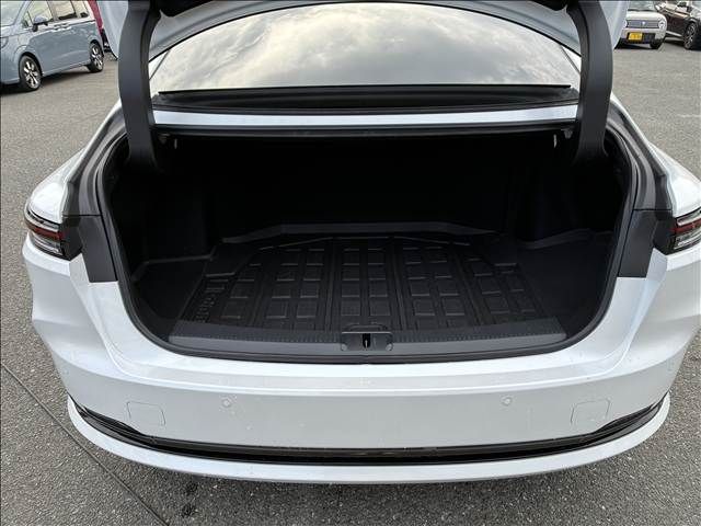 TOYOTA CROWN SEDAN HYBRID 2024 Image 31