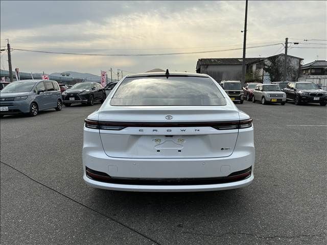 TOYOTA CROWN SEDAN HYBRID 2024 Image 31