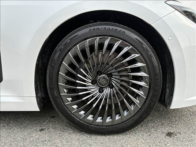 TOYOTA CROWN SEDAN HYBRID 2024 Image 31