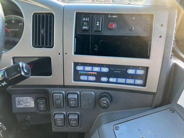 ISUZU GALA 2012 Image 31