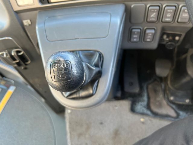 ISUZU GALA 2012 Image 31