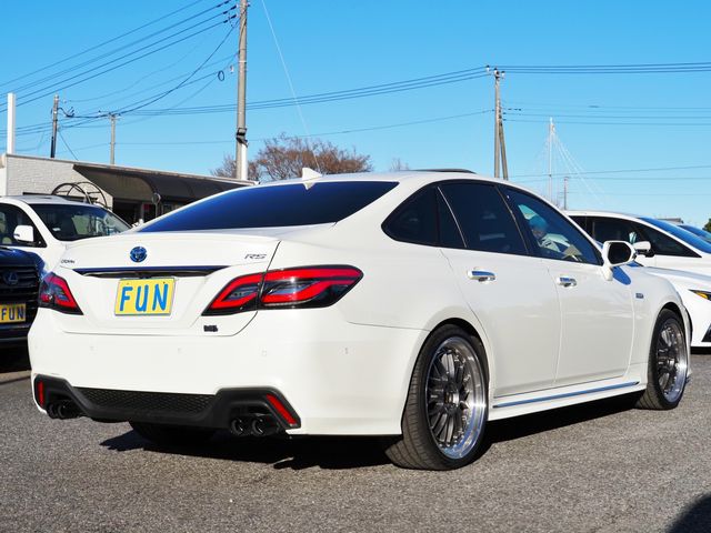 TOYOTA CROWN SEDAN HYBRID 2018 Image 31