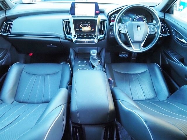 TOYOTA CROWN SEDAN HYBRID 2018 Image 31