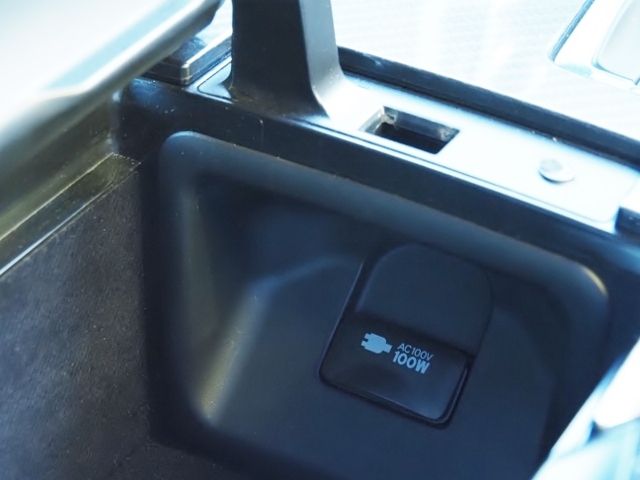 TOYOTA CROWN SEDAN HYBRID 2018 Image 31