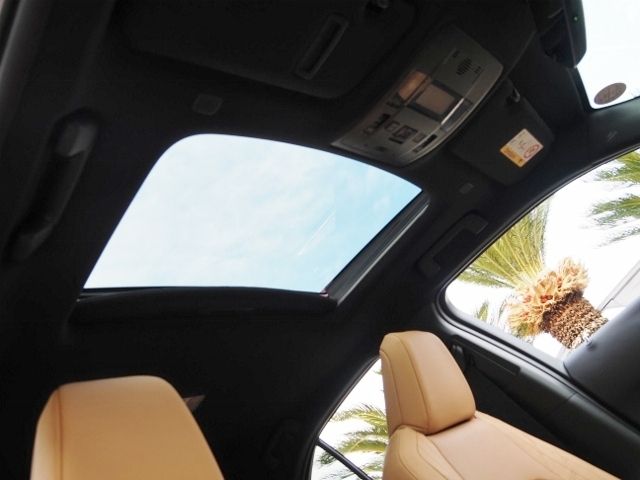 TOYOTA LEXUS UX300E 2024 Image 31