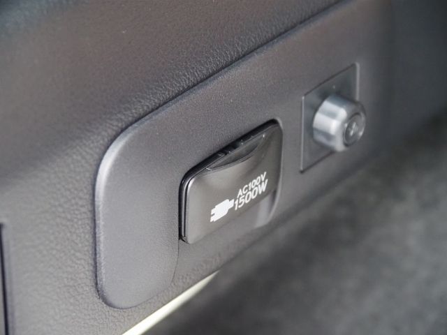 TOYOTA LEXUS UX300E 2024 Image 31