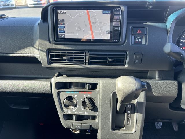 DAIHATSU HIJET DECKVAN 4WD 2022 Image 31