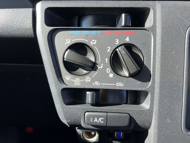 DAIHATSU HIJET DECKVAN 4WD 2022 Image 31