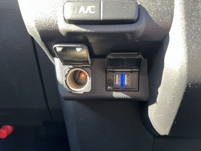 DAIHATSU HIJET DECKVAN 4WD 2022 Image 31