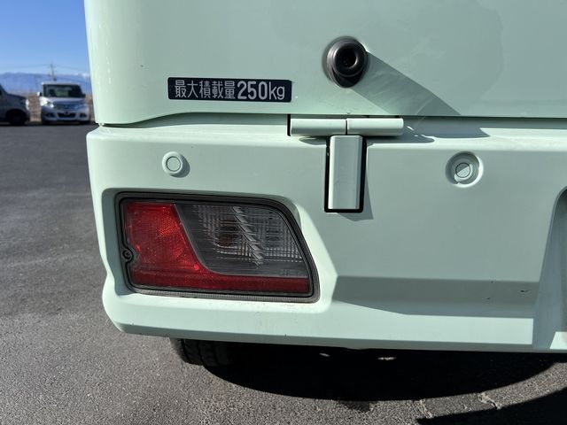 DAIHATSU HIJET DECKVAN 4WD 2022 Image 31