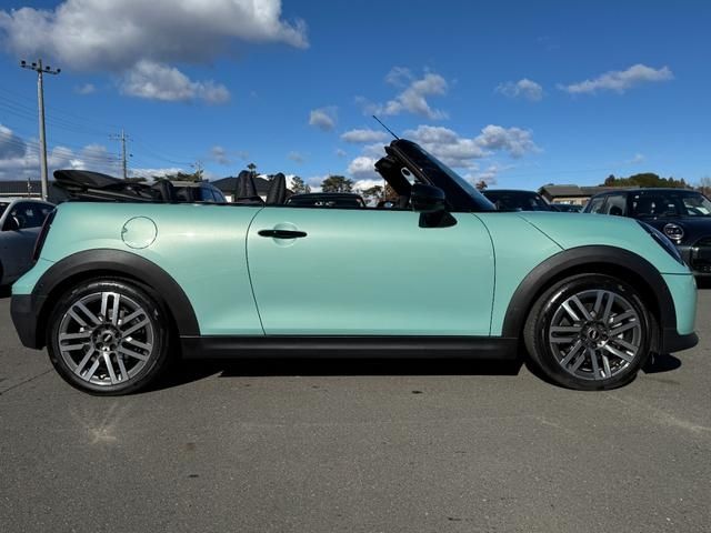 BMW MINI COOPER OPEN 2025 Image 31