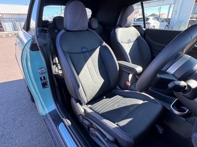 BMW MINI COOPER OPEN 2025 Image 31