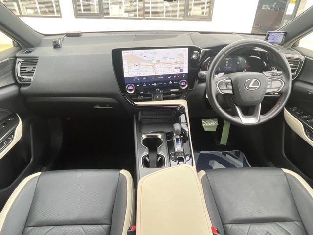 TOYOTA LEXUS NX350H 2023 Image 31