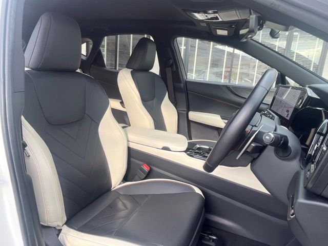 TOYOTA LEXUS NX350H 2023 Image 31