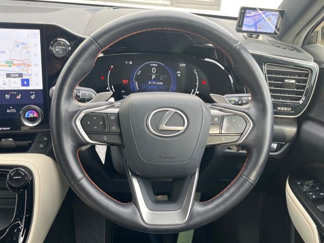 TOYOTA LEXUS NX350H 2023 Image 31