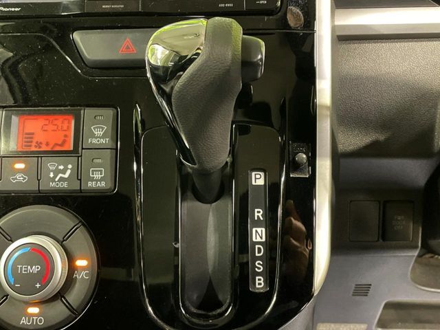 DAIHATSU TANTO CUSTOM 2014 Image 31