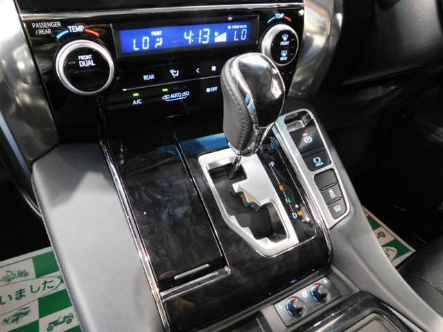 TOYOTA VELLFIRE 2018 Image 31