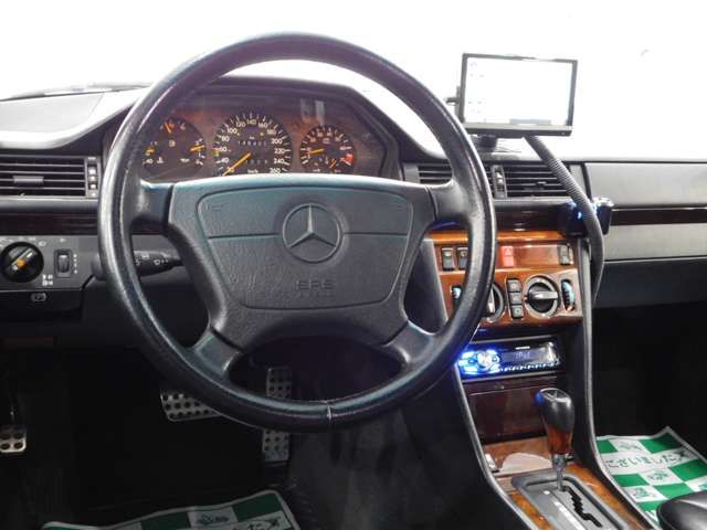 MERCEDES BENZ E CLAS 1995 Image 31