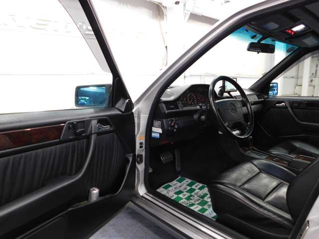 MERCEDES BENZ E CLAS 1995 Image 31