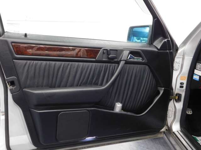 MERCEDES BENZ E CLAS 1995 Image 31