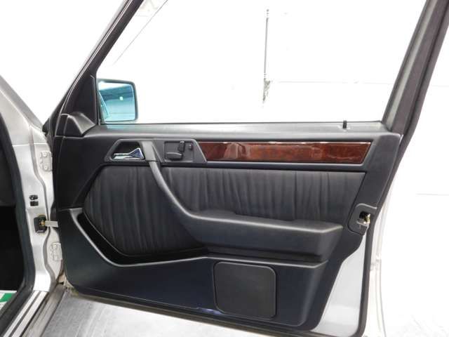 MERCEDES BENZ E CLAS 1995 Image 31