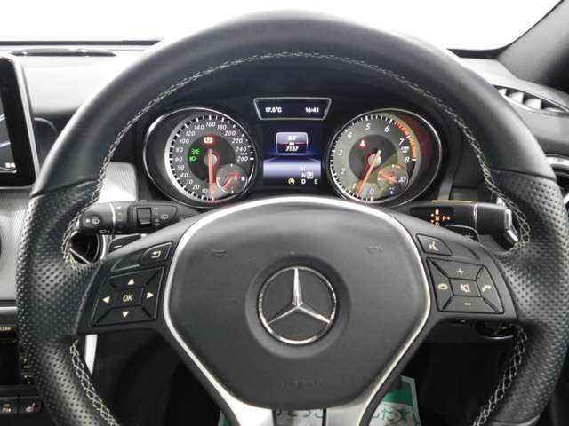 MERCEDES BENZ GLA CL 2015 Image 31