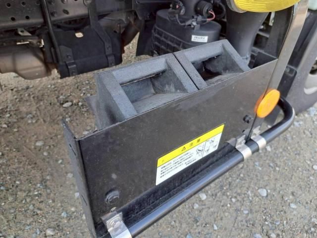 ISUZU ELF 2023 Image 31